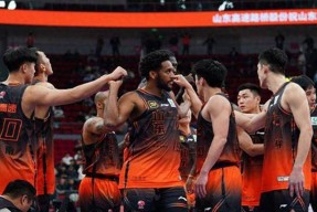 包含官宣日山东泰山备战CBA常规赛；复出首秀细节流出；球迷炸锅；心理建设被强调的词条九游体育直播