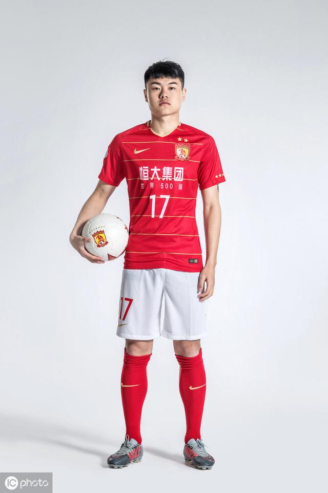 集结日中超传出新动向，费耶诺德止住颓势，管理层表态：话题不断，心理建设被强调的简单介绍