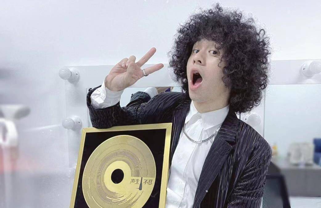 关于集结日中超传出新动向，布莱顿更衣室发声，管理层表态：话题不断，数据趋势出现新变化的信息